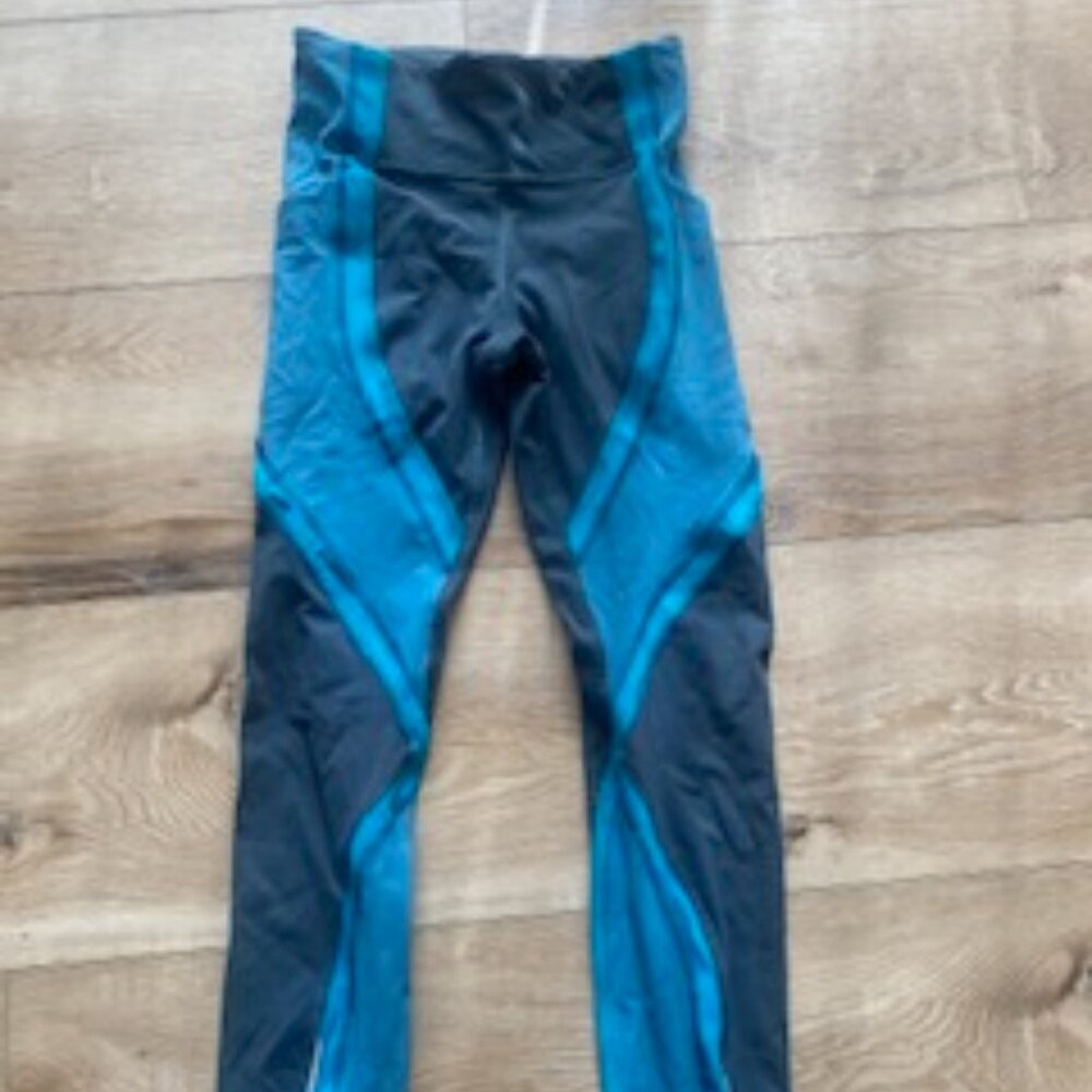 Lululemon Women's Pants Size 4 with color swooshes